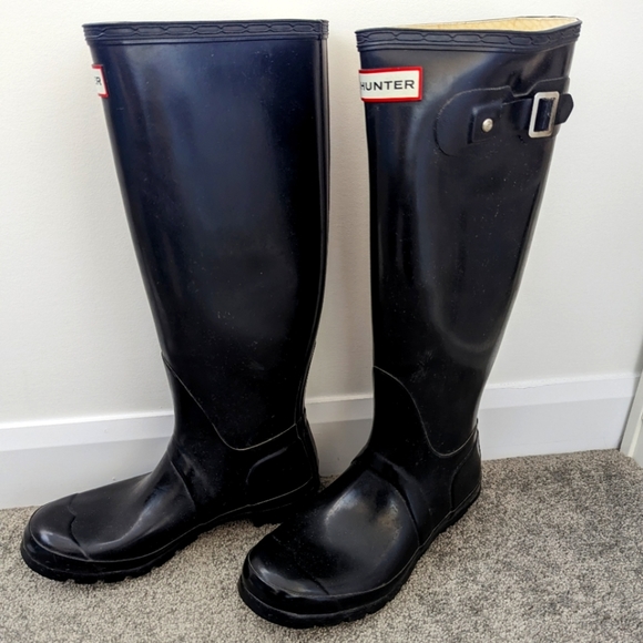 Hunter Glossy Black Women's Rain Boots - Picture 2 of 9